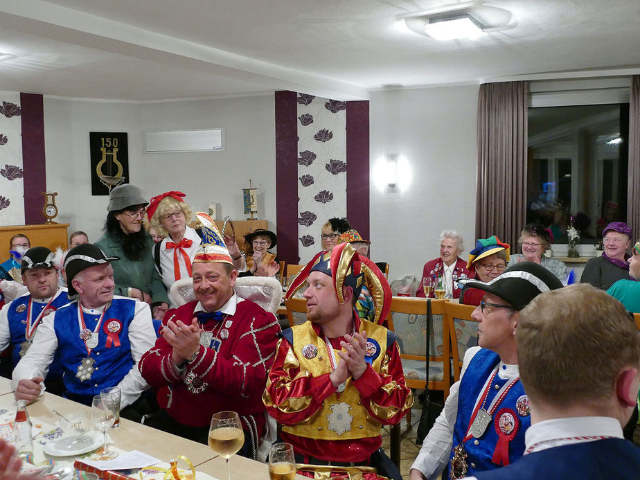 Frauenkarneval der kfd im Landhotel Weinrich (Foto: Karl-Franz Thiede)